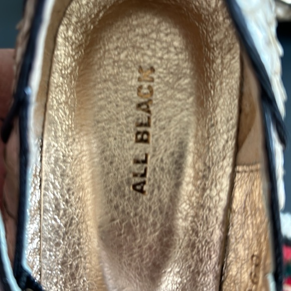 Anthropologie Kitten Heel Mary Janes Black & Gold 39.5 - Picture 5 of 6